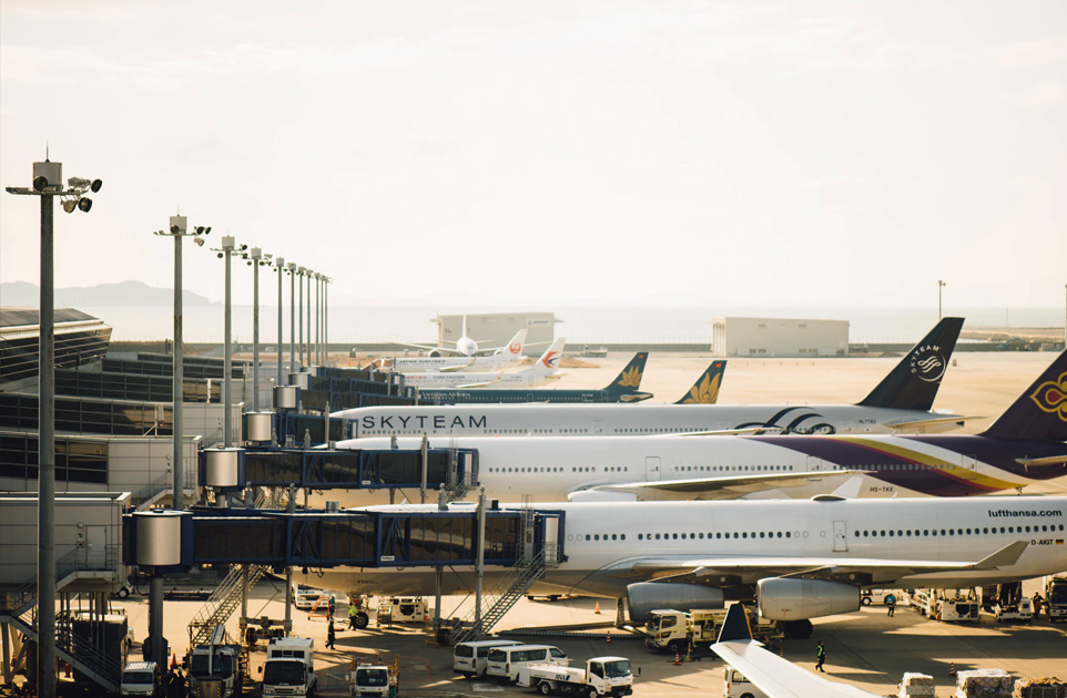 pomiary stanu nawierzchni pasów startowych oraz dróg